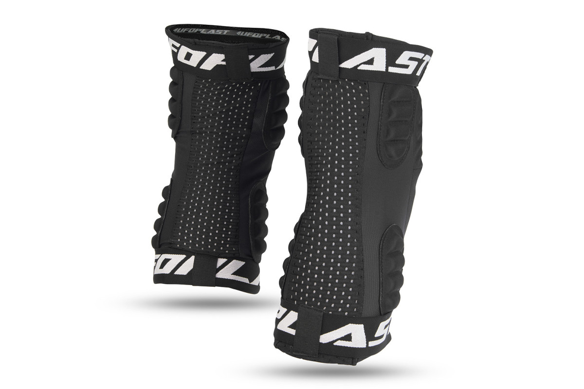 Spartan mountain bike knee guards made of stretch material